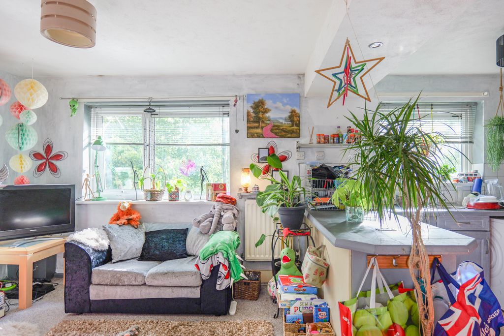 Property photo 3 of 20