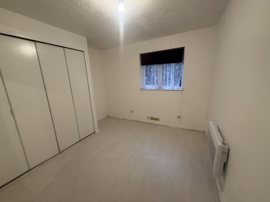 Property photo 3 of 10 Bedroom