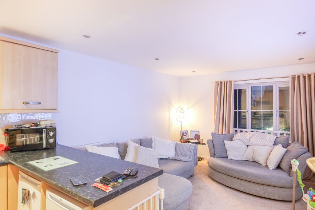 Property photo 2 of 19