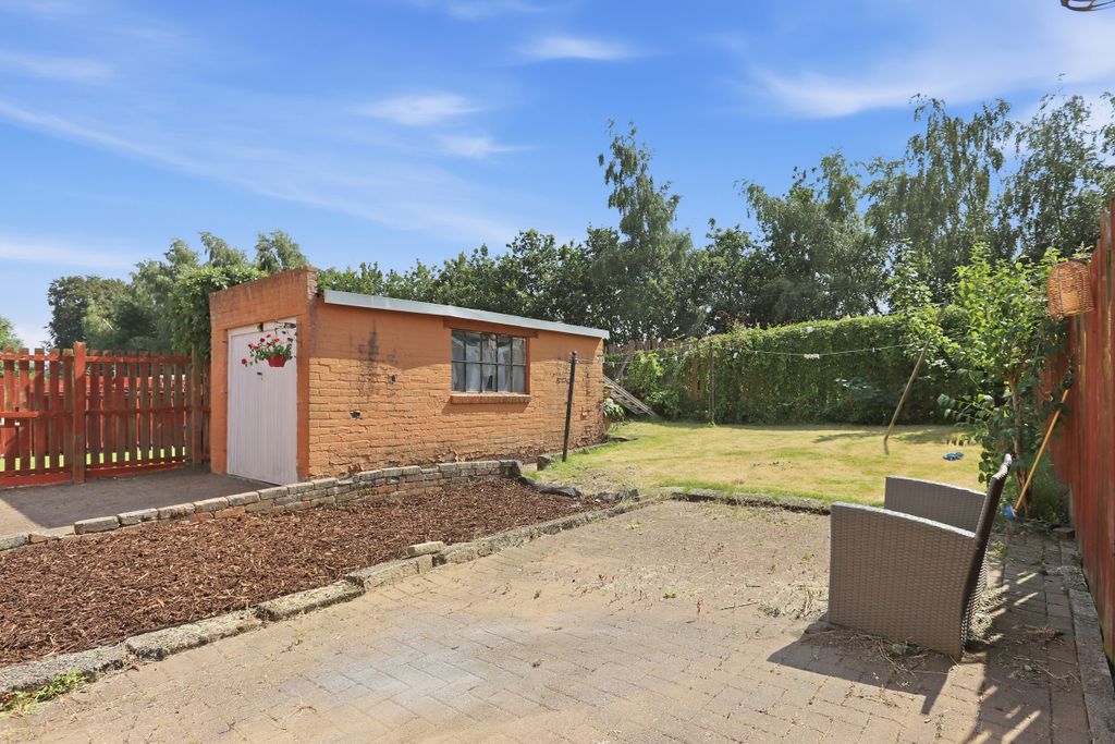 Property photo 2 of 26