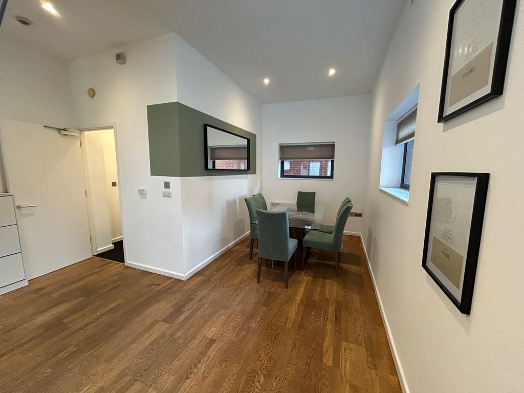 Property photo 3 of 8 Picture No. 12