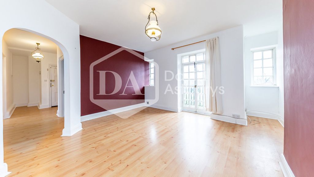 Property photo 3 of 12