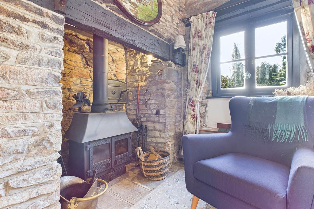 Property photo 3 of 28