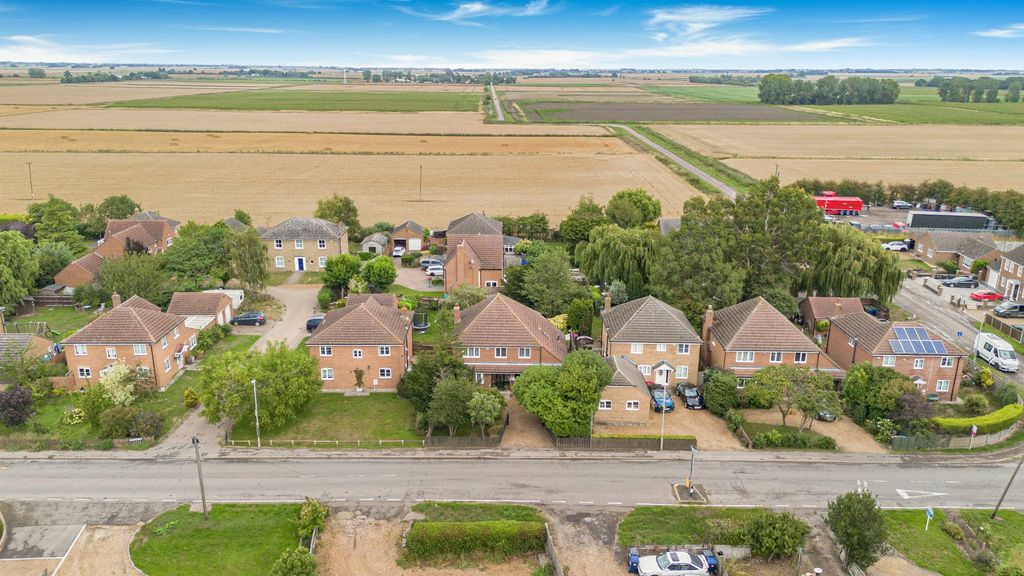 Property photo 1 of 32