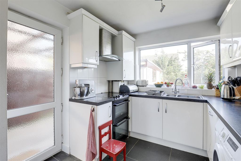 Property photo 3 of 17 3688.Jpg