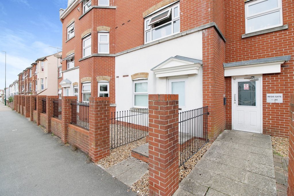 Property photo 2 of 15