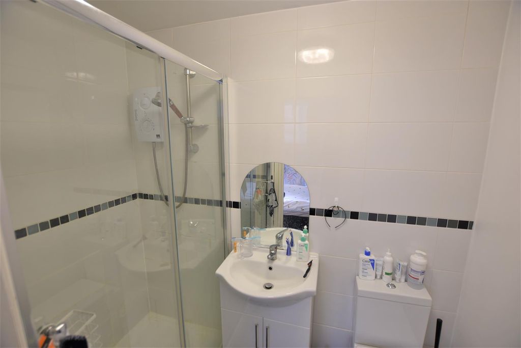 Property photo 3 of 4 Listing_914414_0009_4B7F5F97