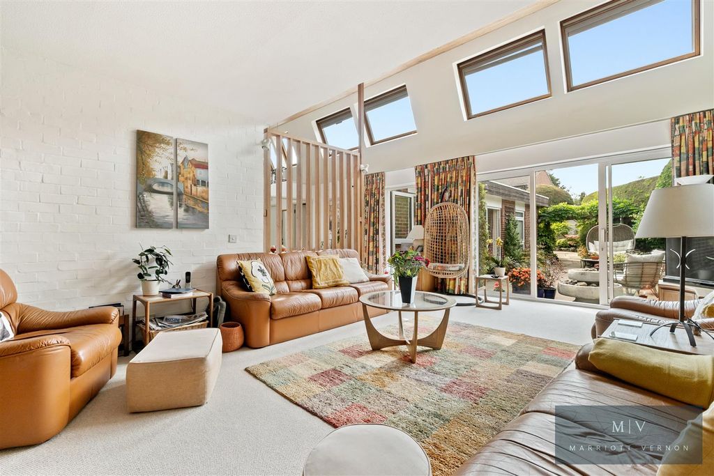Property photo 2 of 23 Waldegrove 6 MV-7.Jpg