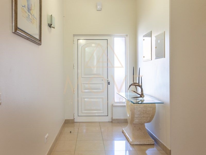 Property photo 2 of 66