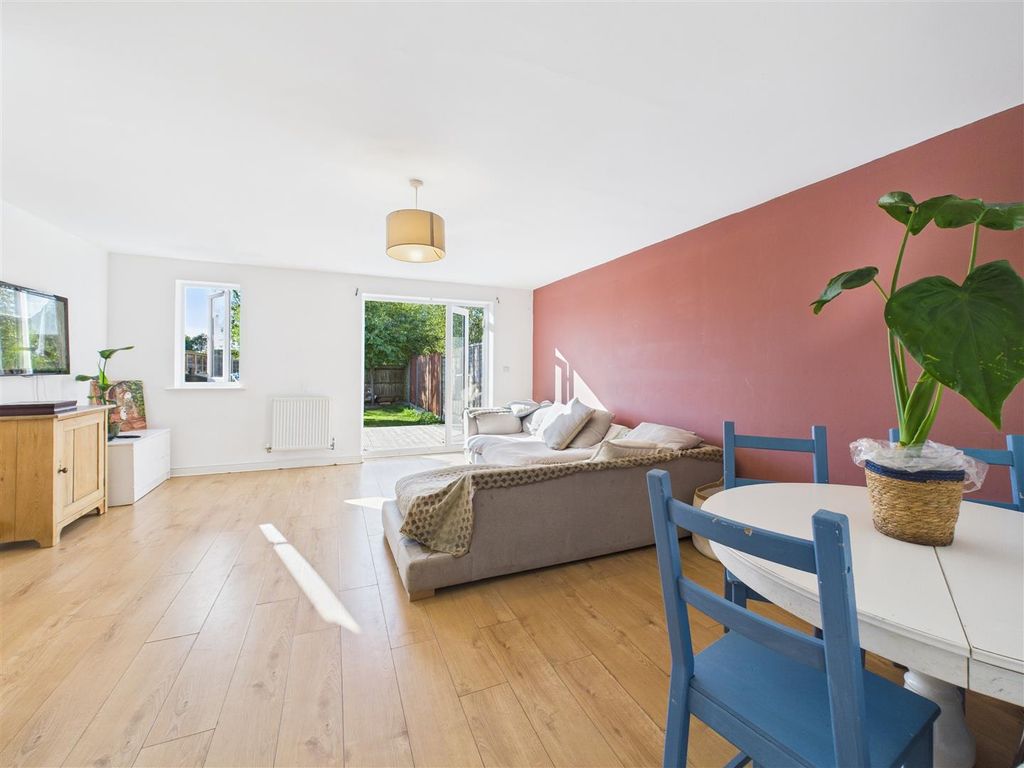 Property photo 3 of 11