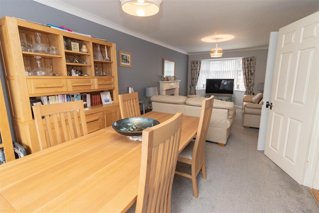 Property photo 2 of 15 Lounge/Dining Room