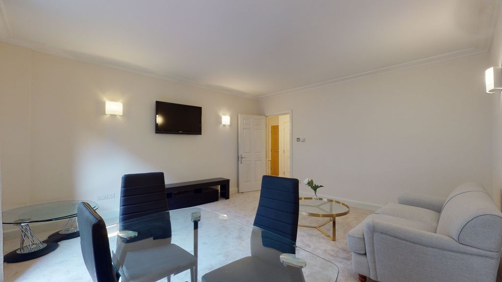 Property photo 2 of 10 Dining Area