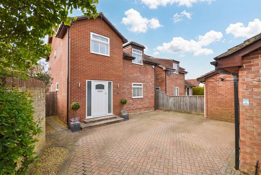 Property photo 1 of 28 Outside