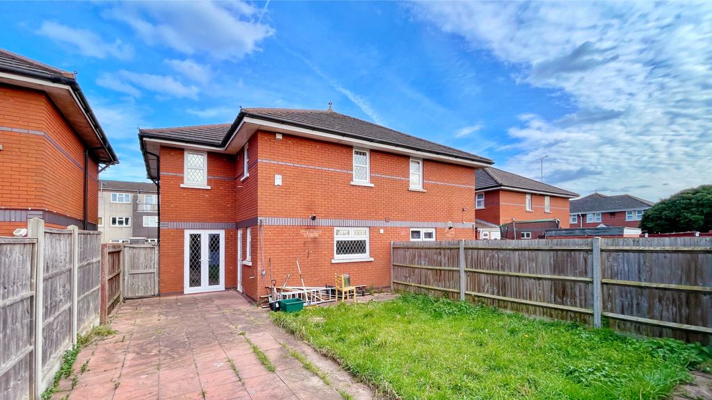Property photo 2 of 23 Picture No. 27