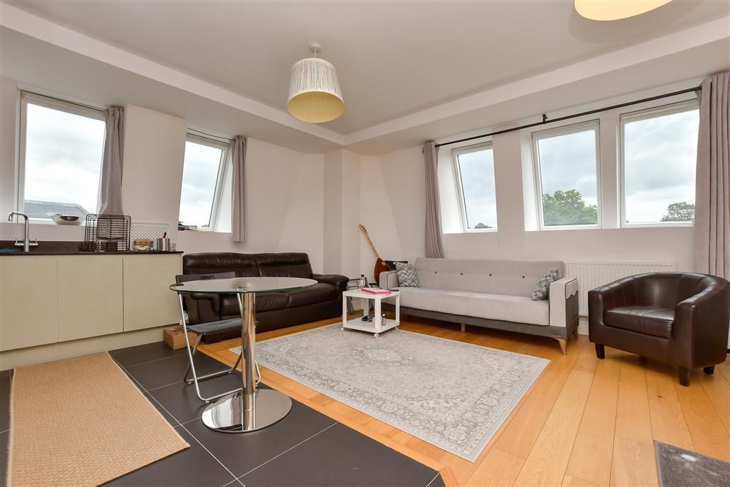 Property photo 2 of 12 Kitchen / Lounge / Diner