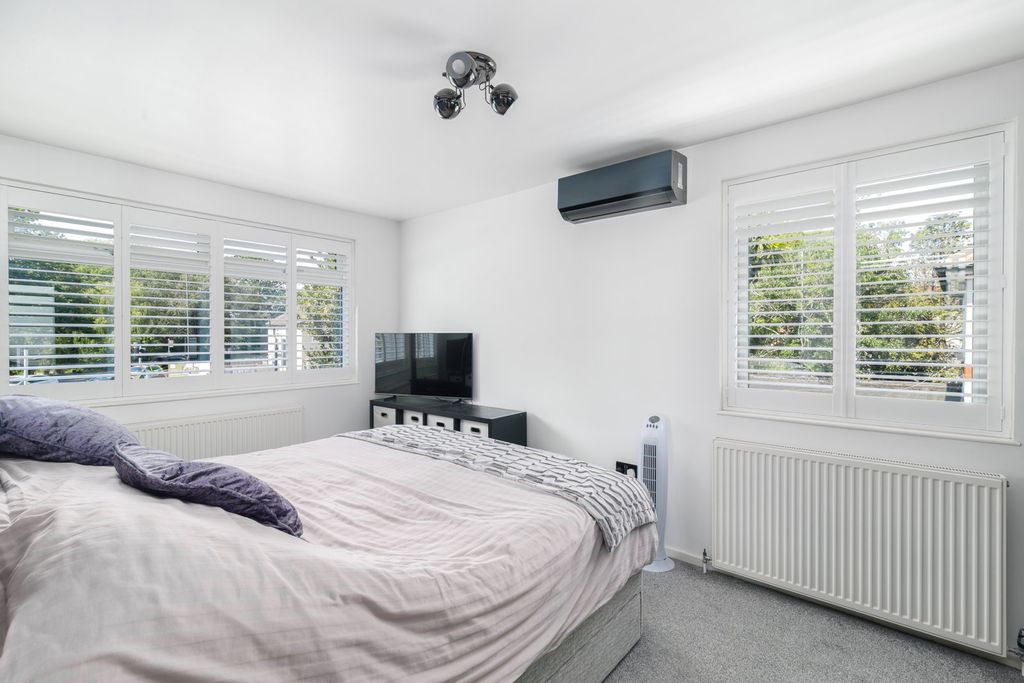 Additional image 15 of 5 bed detached house for saleHounslow Road, Feltham TW14
