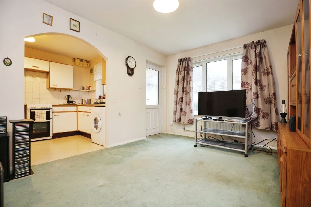 Property photo 3 of 13