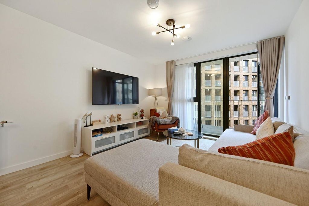 Property photo 2 of 14 5.Jpg