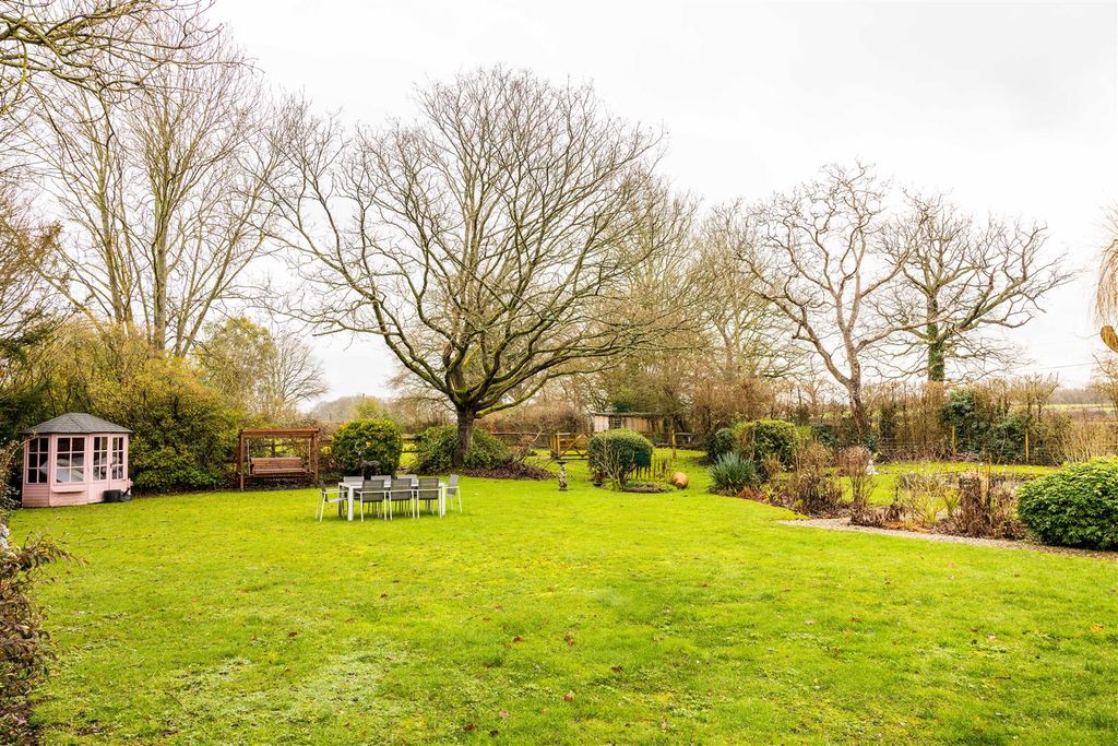 Property photo 2 of 31