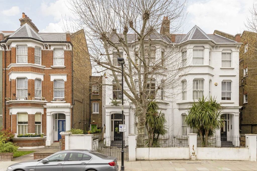 Property photo 2 of 3