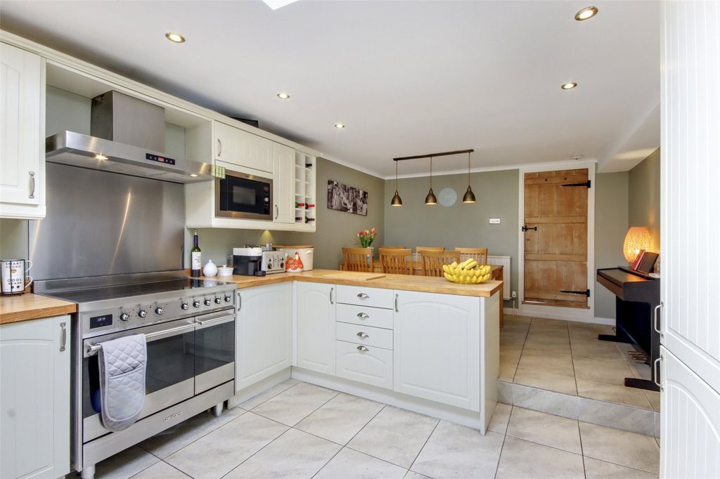 Property photo 2 of 15 Kitchen/Dining Room