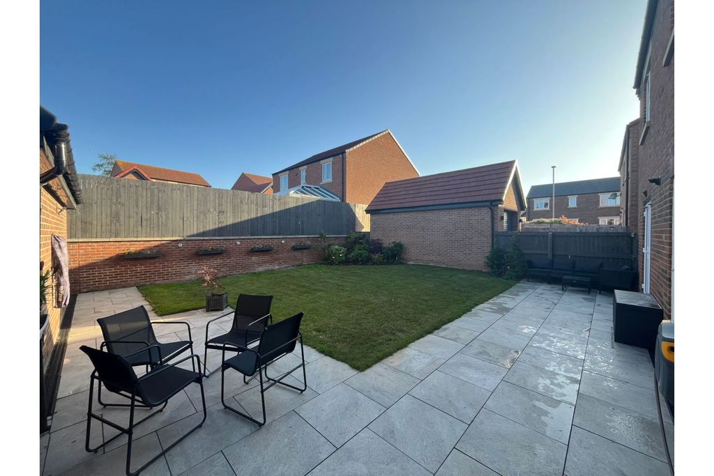 Property photo 3 of 23