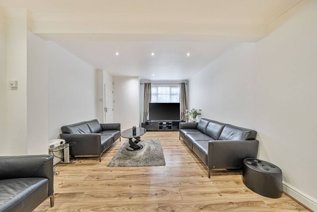 Property photo 2 of 15