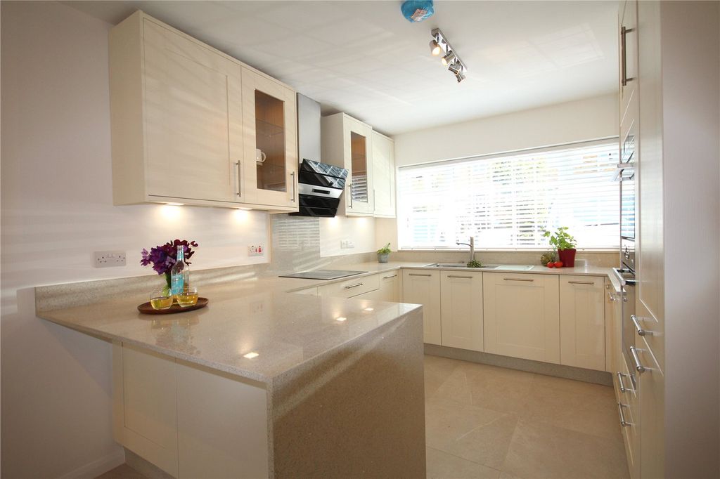 Property photo 2 of 12 Picture No. 02