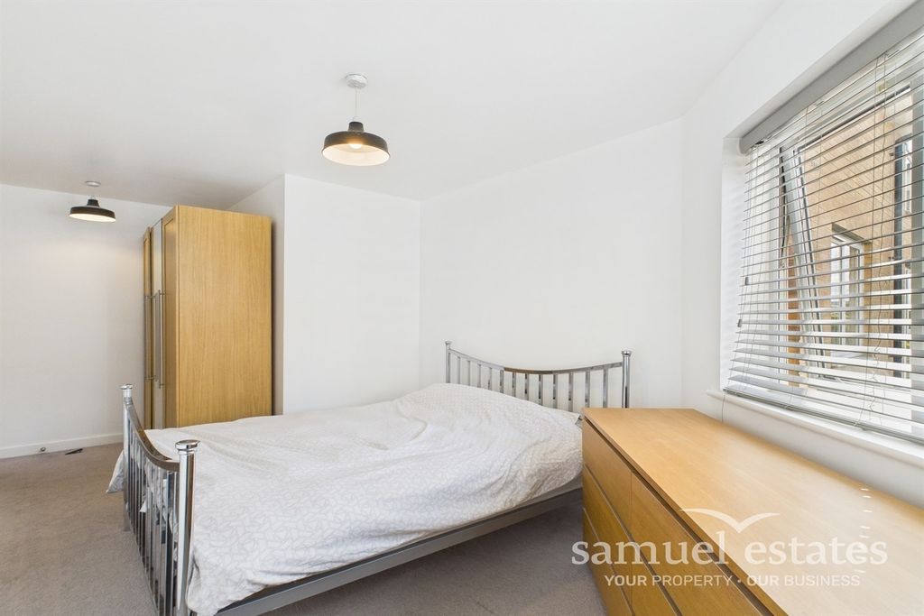 Property photo 2 of 9 Bedroom One