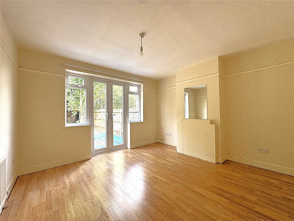 Property photo 2 of 9 Picture No. 35