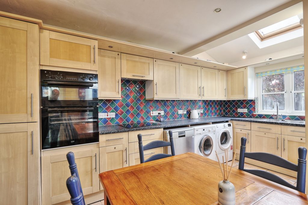 Property photo 3 of 35 4