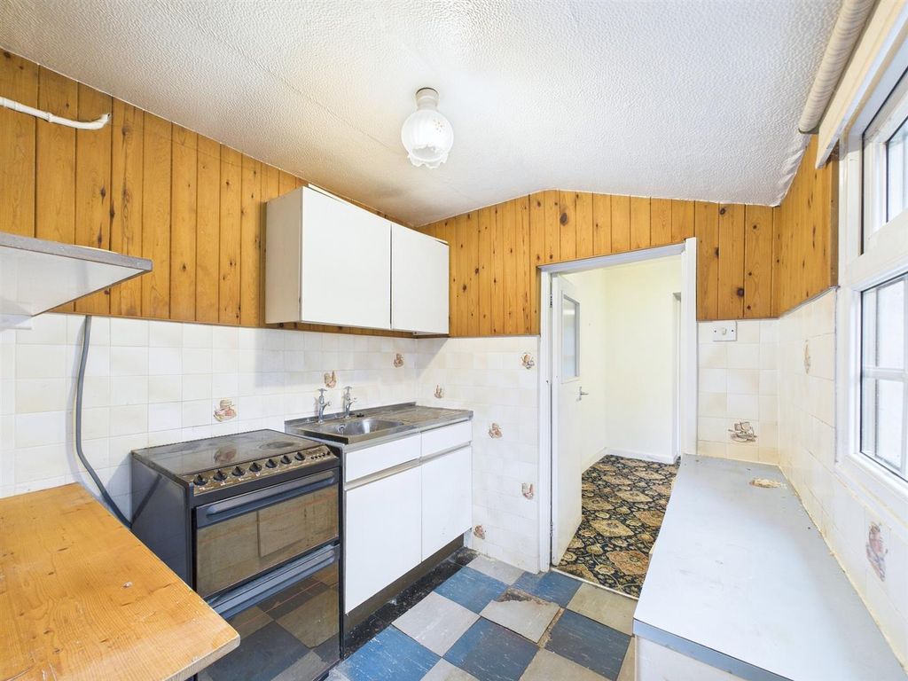 Property photo 3 of 12 3 - 2 Bedroom Terrace.Jpg