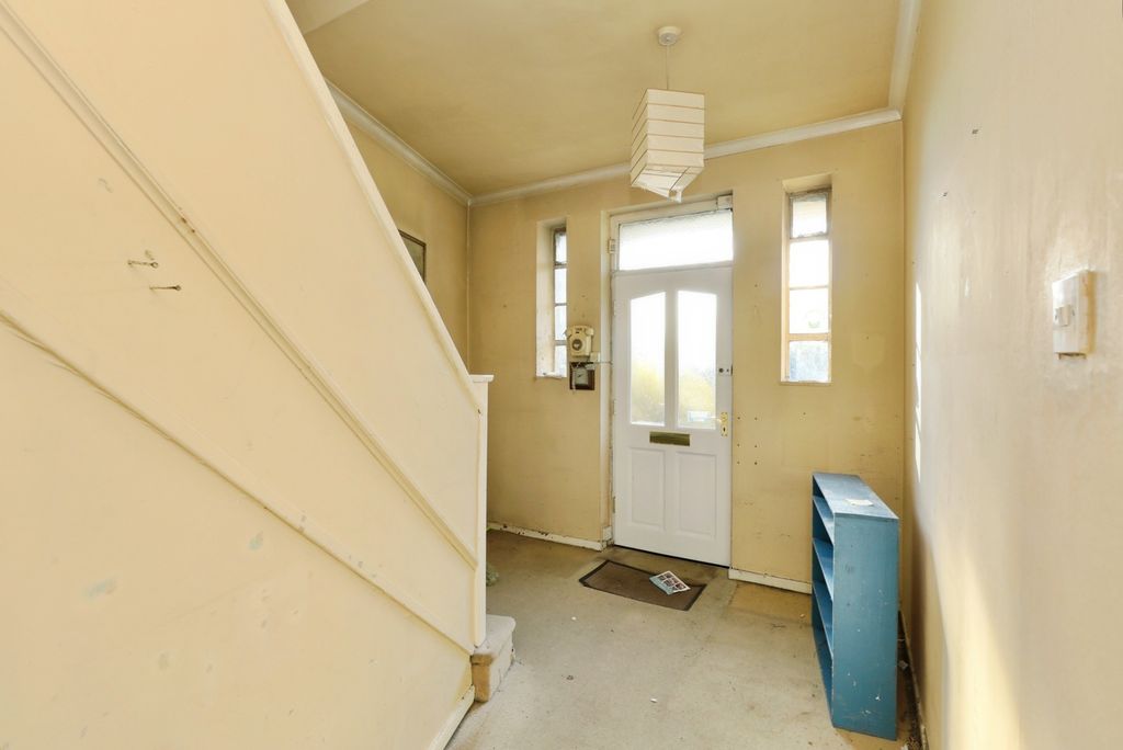 Property photo 3 of 17 Photo