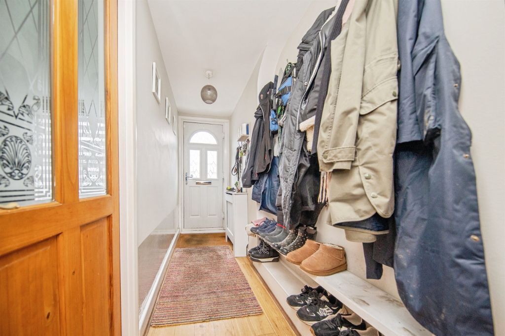 Property photo 2 of 25