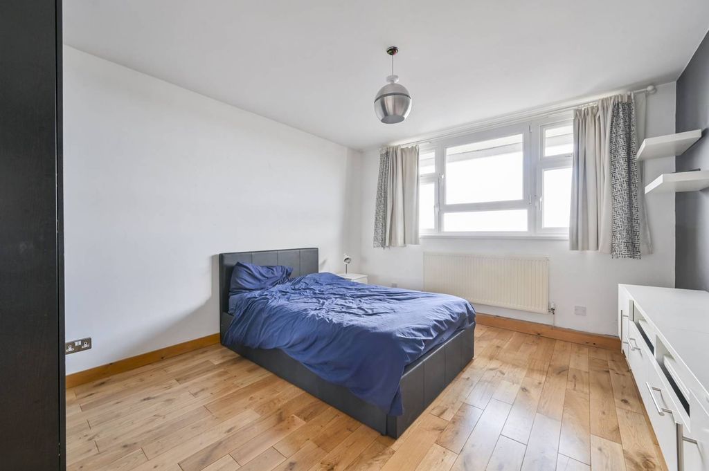 Property photo 3 of 8