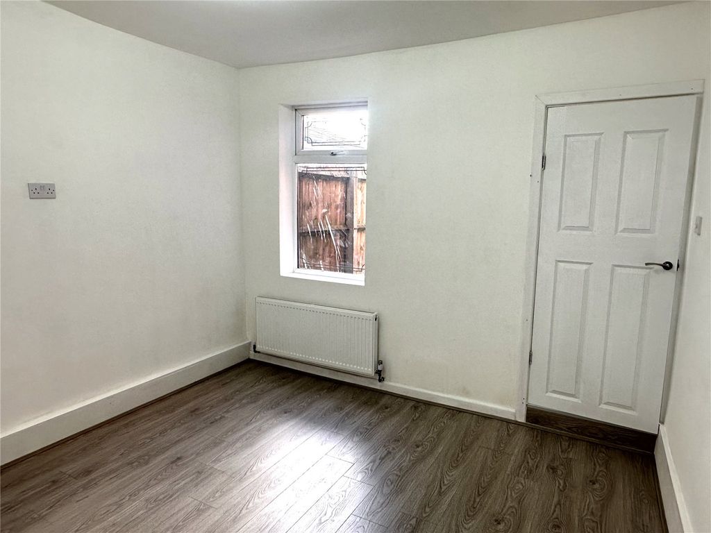 Property photo 3 of 9 Picture No. 12