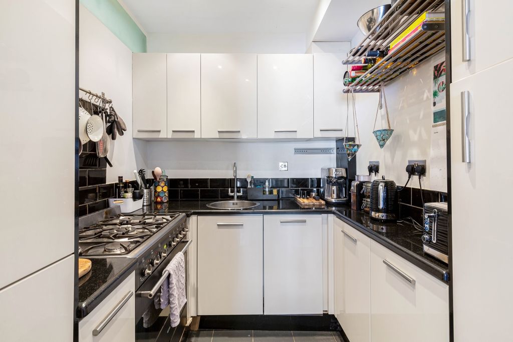 Property photo 3 of 6 Kfh-Gff_72_Masbro_Ro