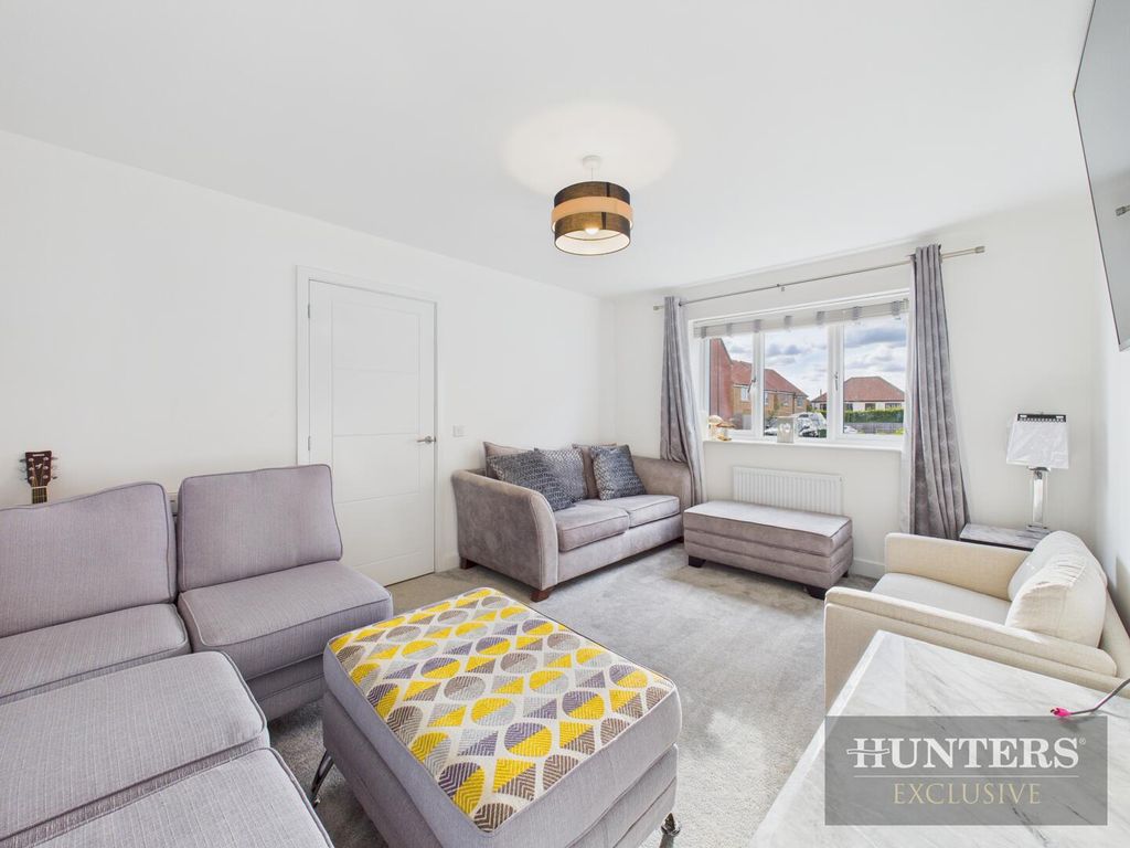 Property photo 2 of 23 Living Room