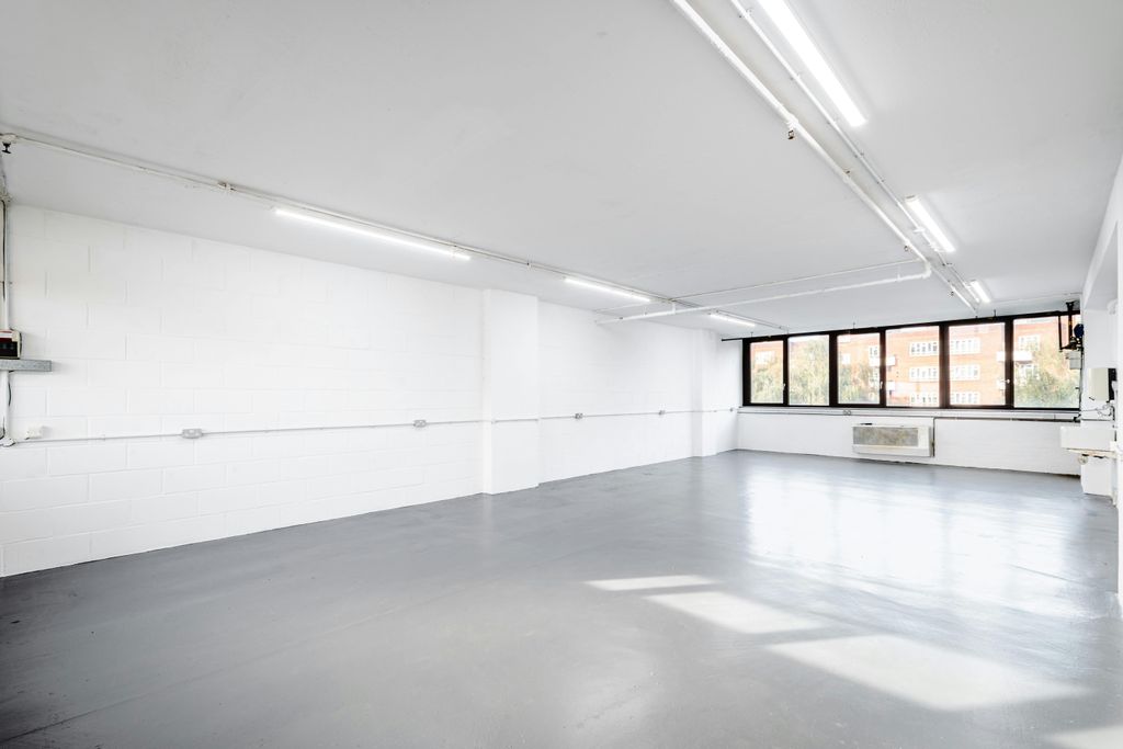Property photo 2 of 9 Regent Studios 33B  Low Res 4.Jpg