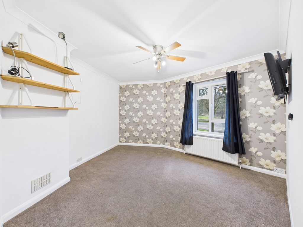 Property photo 3 of 9 Cam04693G0-Pr0079-Still001