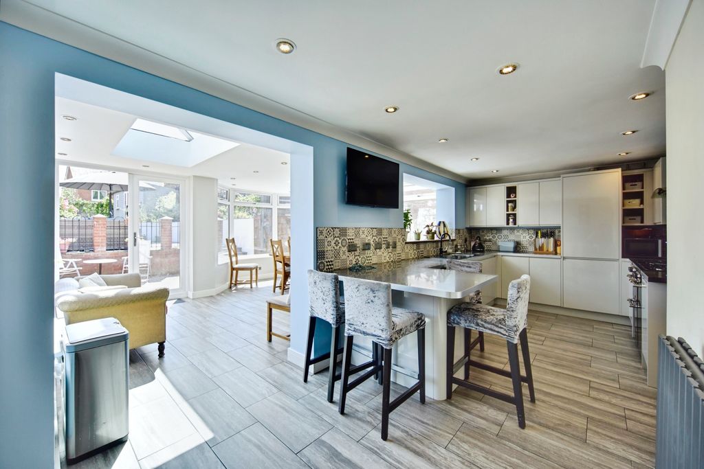 Property photo 2 of 20 Open Plan Modern Kitchen