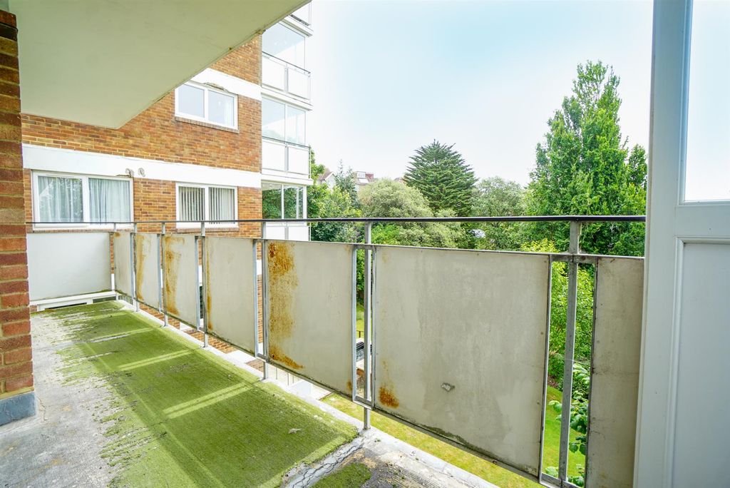 Property photo 3 of 28 5 Linton Court (12).Jpg