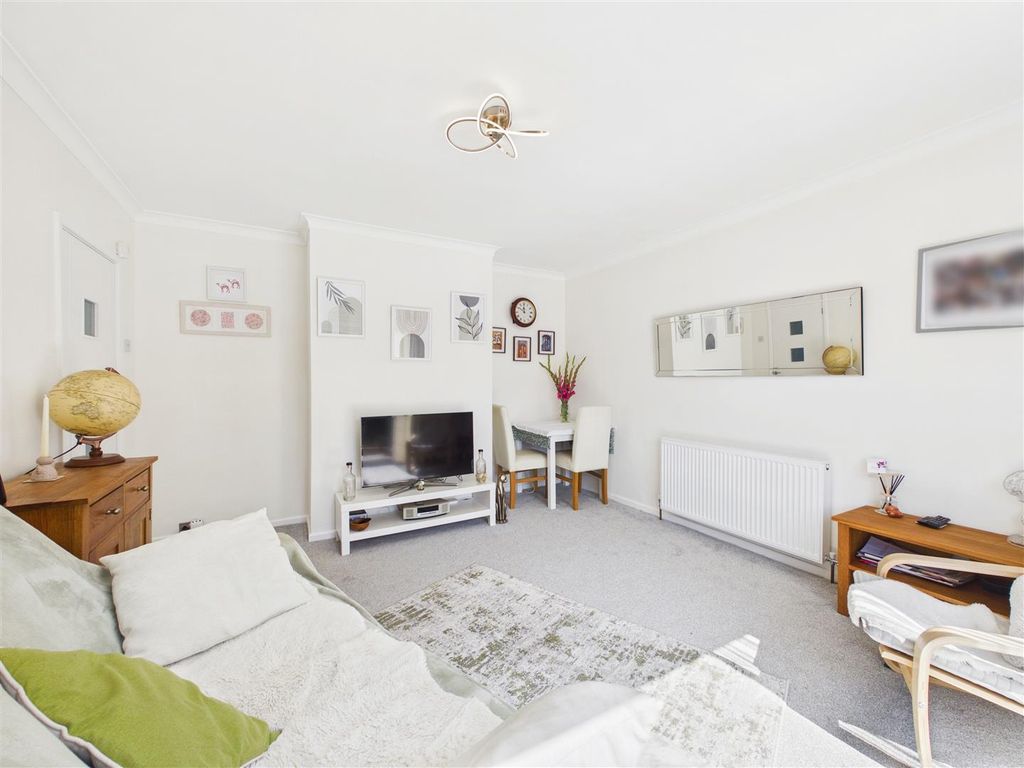 Property photo 3 of 25 Cam05476G0-Pr0299-Still004.Jpg