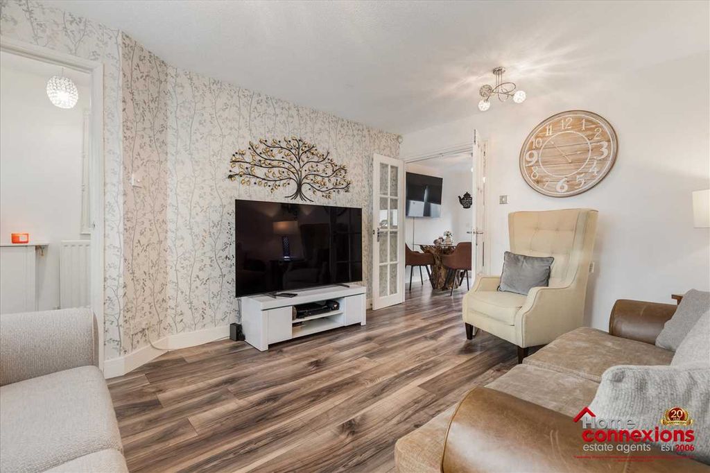 Property photo 3 of 26 Lounge (2)