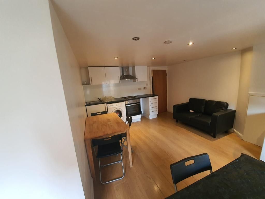 Property photo 3 of 6 Photo 5