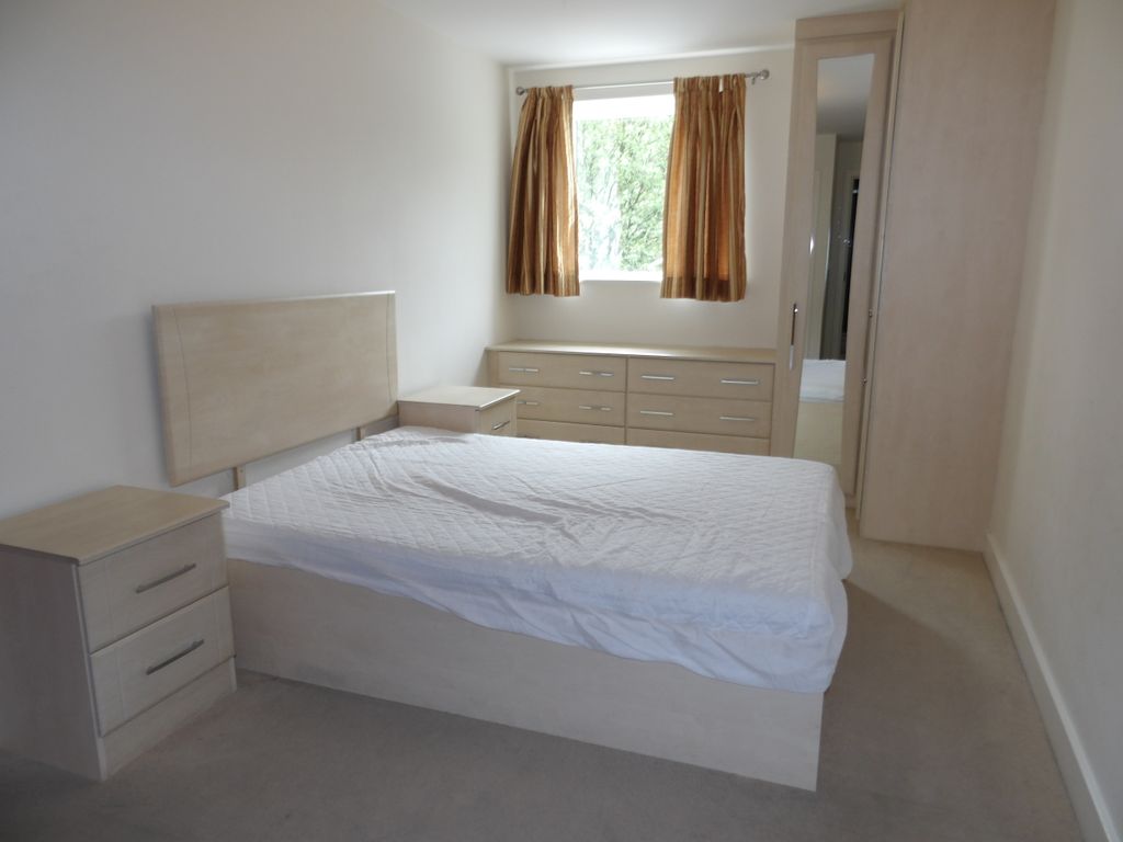 Property photo 3 of 8 Bedroom