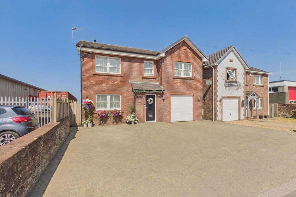 Property photo 2 of 48