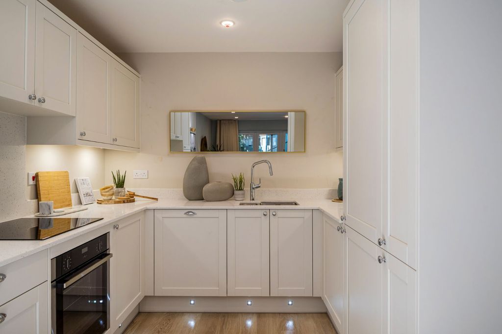 Property photo 2 of 10 Show Home