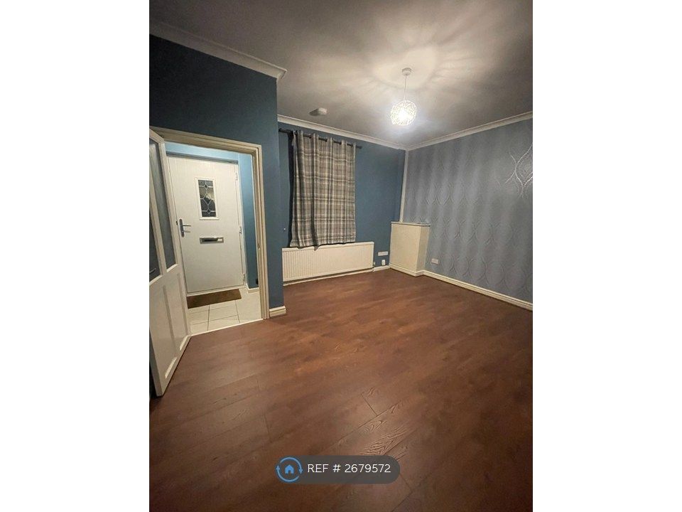 Property photo 2 of 28