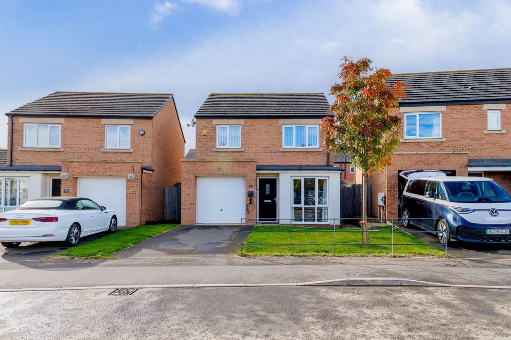 Property photo 1 of 19 External